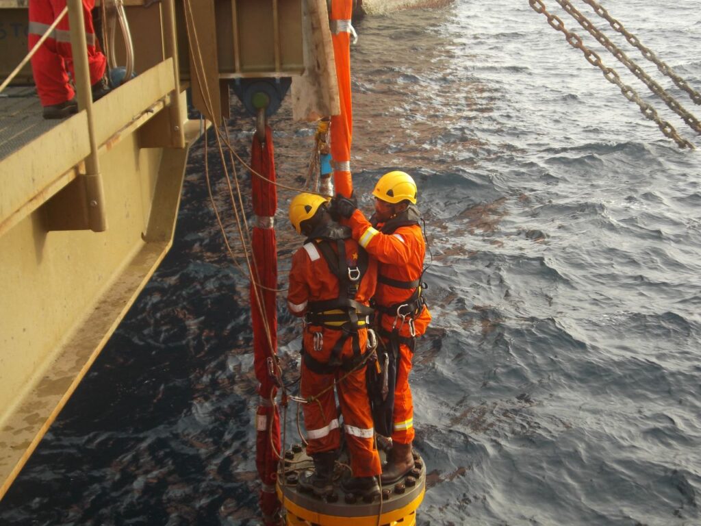 Offshore rigging and lifting operation
